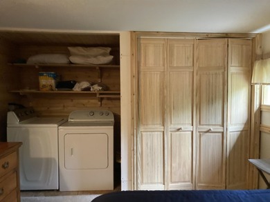 PRICE REDUCED on this cozy 2 bedroom, 1 bath cottage it is the - photo 18