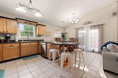 Lakefront living on Lake Cumberland with room for everyone and - photo 5