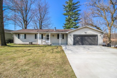 Driskels Lake Home For Sale in Jones Michigan