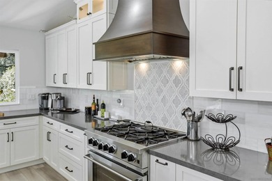 Want Views? Love Golf Views? Beautiful Senior Living, perfect - photo 10