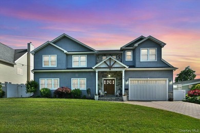 Welcome To 28 Red Oak Place In Massapequa! This Beautifully - photo 1