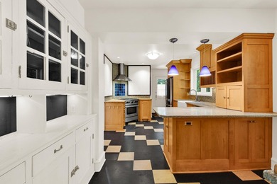 Welcome home to a beautiful 4 bedroom Eastside home. This home - photo 12
