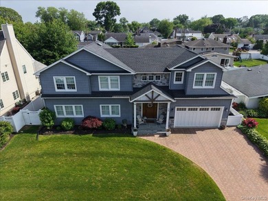Welcome To 28 Red Oak Place In Massapequa! This Beautifully - photo 3