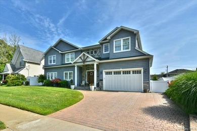 Welcome To 28 Red Oak Place In Massapequa! This Beautifully - photo 8
