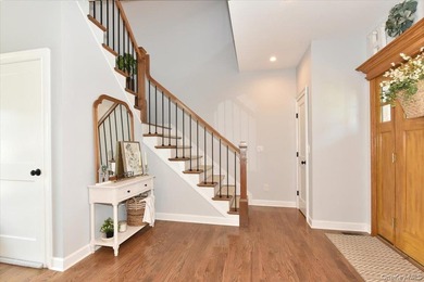 Welcome To 28 Red Oak Place In Massapequa! This Beautifully - photo 10