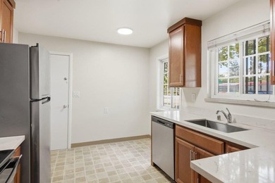 Great Value Duplex! Live on one side and rent out the other! - photo 24
