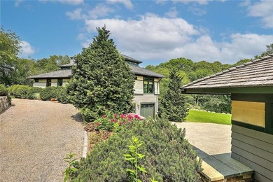 This custom-built Contemporary home designed by the world-famous - photo 7