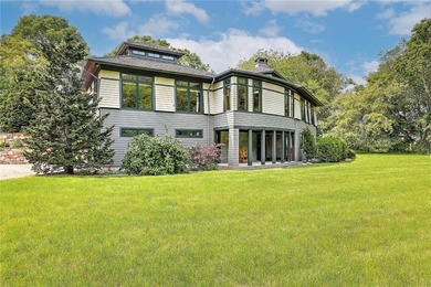 This custom-built Contemporary home designed by the world-famous - photo 10