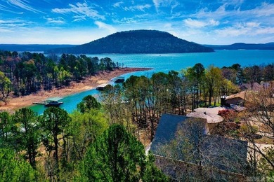 3,400+/- 4 BEDROOM, 3 BATH LAKEFRONT HOME WITH 2 BOAT SLIPS WITH - photo 3