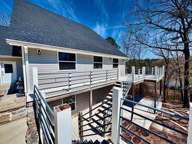 3,400+/- 4 BEDROOM, 3 BATH LAKEFRONT HOME WITH 2 BOAT SLIPS WITH - photo 5