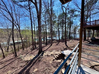 3,400+/- 4 BEDROOM, 3 BATH LAKEFRONT HOME WITH 2 BOAT SLIPS WITH - photo 8