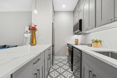 Set in one of the most coveted locations in the heart of - photo 7