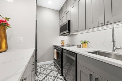 Set in one of the most coveted locations in the heart of - photo 8