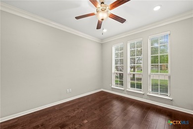 Beautifully maintained two story brick 4-bedroom, 3.5-bathroom - photo 6