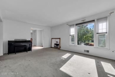 Welcome to this expansive 5-bedroom, 3 full bathroom home - photo 7