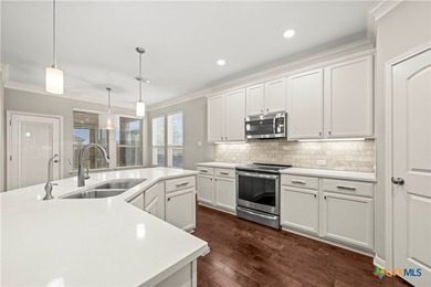 Beautifully maintained two story brick 4-bedroom, 3.5-bathroom - photo 9