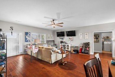 Beautifully maintained 4-bedroom home near Headland Country - photo 2