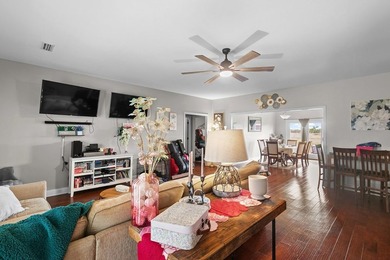 Beautifully maintained 4-bedroom home near Headland Country - photo 3