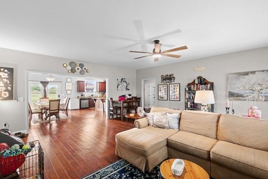 Beautifully maintained 4-bedroom home near Headland Country - photo 4
