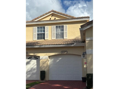 Beautiful first floor coach home centrally located in Boca Raton - photo 3