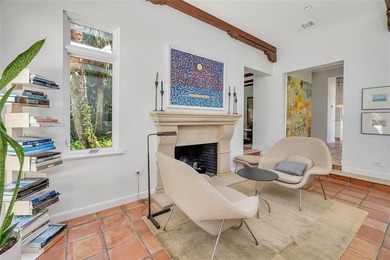Quaint Charm. Timeless Design. Exclusive Privacy. Nestled on a - photo 22