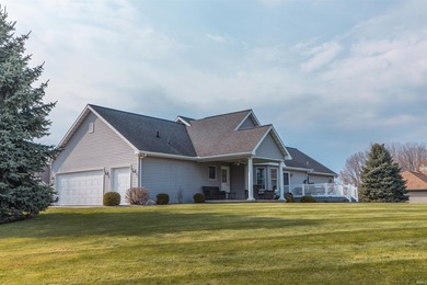Welcome to this exceptionally well-kept home in the sought-after - photo 3