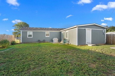 Adorable 3-Bed, 3-Bath Updated Home Near Buffalo Springs Lake