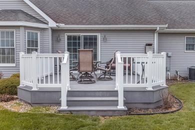 Welcome to this exceptionally well-kept home in the sought-after - photo 5