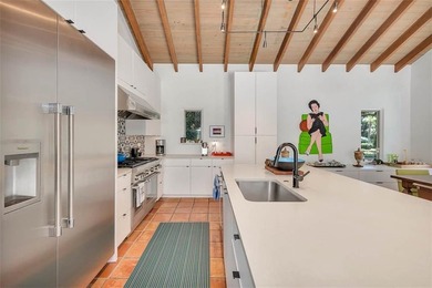 Quaint Charm. Timeless Design. Exclusive Privacy. Nestled on a - photo 26