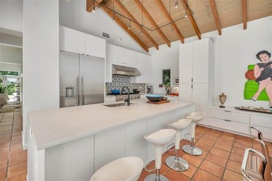 Quaint Charm. Timeless Design. Exclusive Privacy. Nestled on a - photo 27