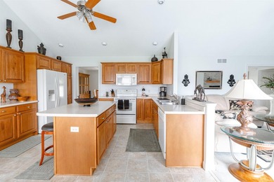 Welcome to this exceptionally well-kept home in the sought-after - photo 7