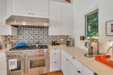 Quaint Charm. Timeless Design. Exclusive Privacy. Nestled on a - photo 30