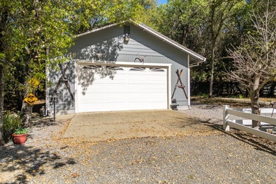 Over 4 Acres with an additional 2-car garage and covered RV - photo 39