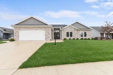 **Price Improvement**Beautifully maintained ranch home in - photo 2