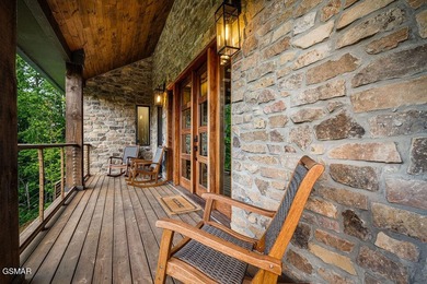 TOTAL LUXURY EXPERIENCE! Fully custom, turnkey cabin featuring 3 - photo 2