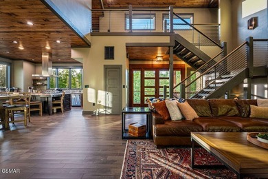 TOTAL LUXURY EXPERIENCE! Fully custom, turnkey cabin featuring 3 - photo 4