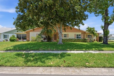 Lake Tarpon Home Sale Pending in Palm Harbor Florida