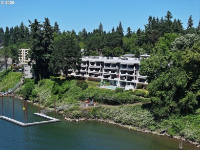 Lake Condo For Sale in Portland, Oregon