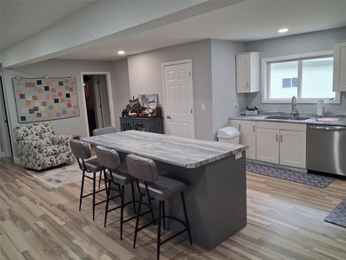 Recently remodeled and thoughtfully updated, this 3-bedroom - photo 11