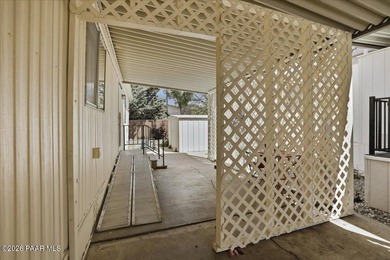 Location, location, location! Wonderful split floorplan, 2 bed 2 - photo 17