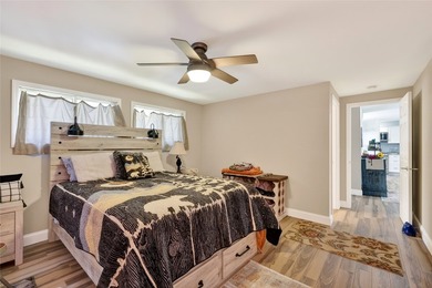 Recently remodeled and thoughtfully updated, this 3-bedroom - photo 19