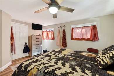Recently remodeled and thoughtfully updated, this 3-bedroom - photo 20