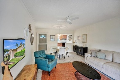 Beautifully updated 1-bedroom, 1-bath corner villa in the - photo 20