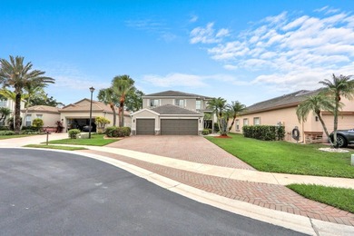 Beautifully maintained 5-bedroom, 3-bathroom home with a 3-car - photo 1