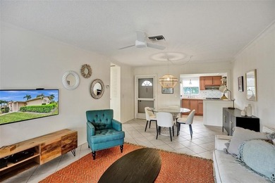 Beautifully updated 1-bedroom, 1-bath corner villa in the - photo 21