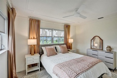 Beautifully updated 1-bedroom, 1-bath corner villa in the - photo 23
