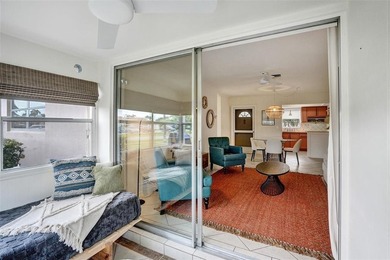 Beautifully updated 1-bedroom, 1-bath corner villa in the - photo 26