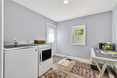 Recently remodeled and thoughtfully updated, this 3-bedroom - photo 28