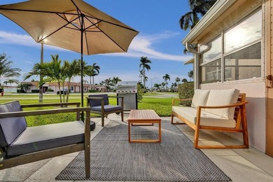 Beautifully updated 1-bedroom, 1-bath corner villa in the - photo 32