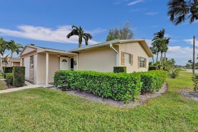 Beautifully updated 1-bedroom, 1-bath corner villa in the - photo 36